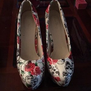 Skeleton and rose heels with bone heel detail